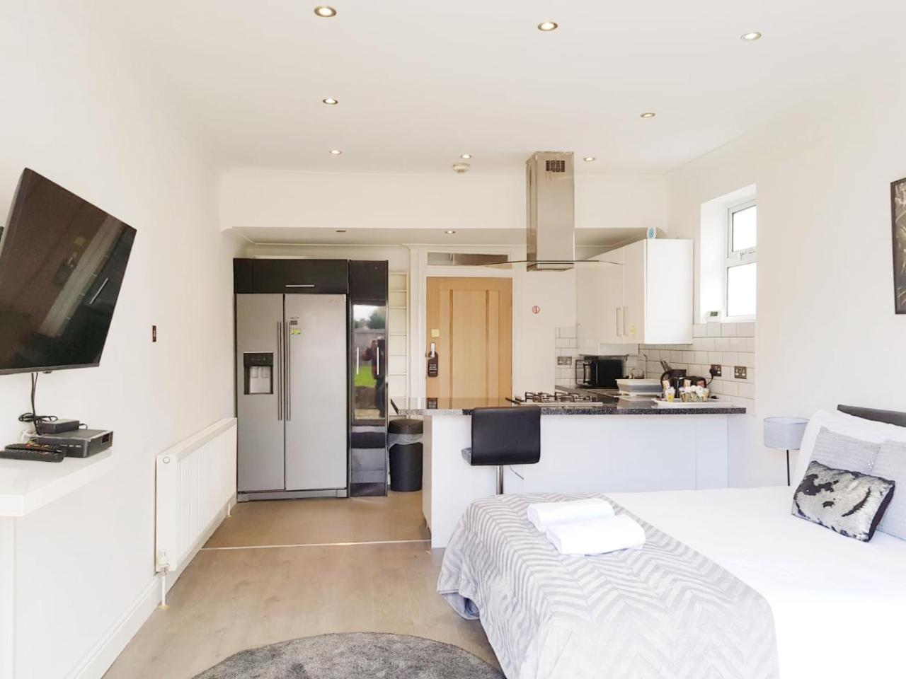 Bed and Breakfast Cogie Abode Enfield Exterior foto